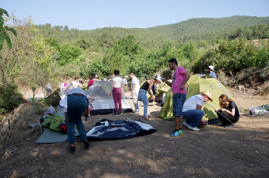 MRBG0198.jpg - 2. G�n | "Kamp�m�z� Kuruyoruz- Kamp Tekniklerini ��reniyoruz" | Derey�r�k K�y�, Osmaneli