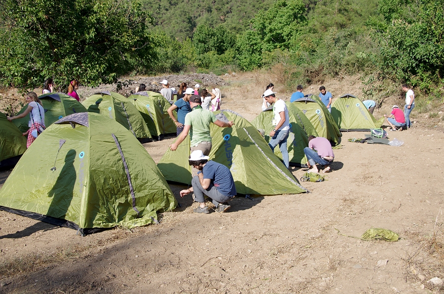 MRBG0218.jpg - 2. G�n | "Kamp�m�z� Kuruyoruz- Kamp Tekniklerini ��reniyoruz" | Derey�r�k K�y�, Osmaneli