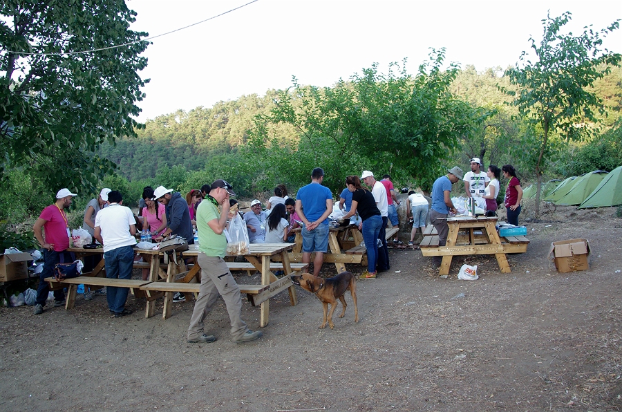 MRBG0276.jpg - 2. G�n | Ak�am yeme�i | Derey�r�k K�y�, Osmaneli