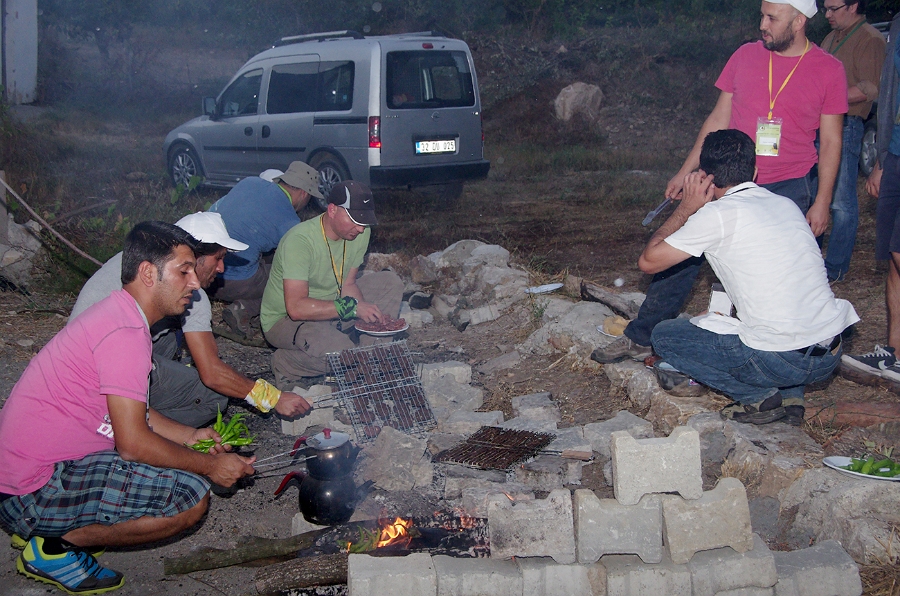 MRBG0293.jpg - 2. G�n | Ak�am yeme�i | Derey�r�k K�y�, Osmaneli