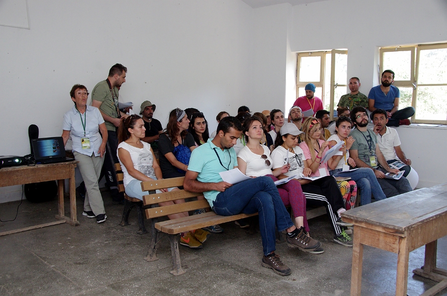 MRBG0618.jpg - 3. G�n | "Do�a Renk Veriyor; Ti��rt�m� Boyuyorum" | Derey�r�k K�y�, Osmaneli