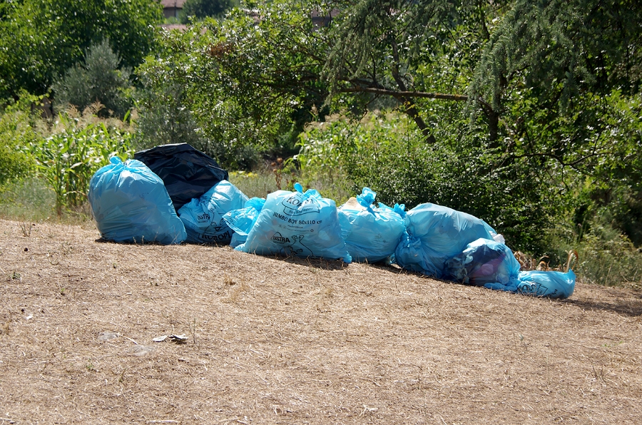 MRBG1493.jpg - 4. G�n | �ad�rlar� Topluyoruz: Kamp�n Toplanmas� ve �evre Temizli�i | Derey�r�k K�y�, Osmaneli