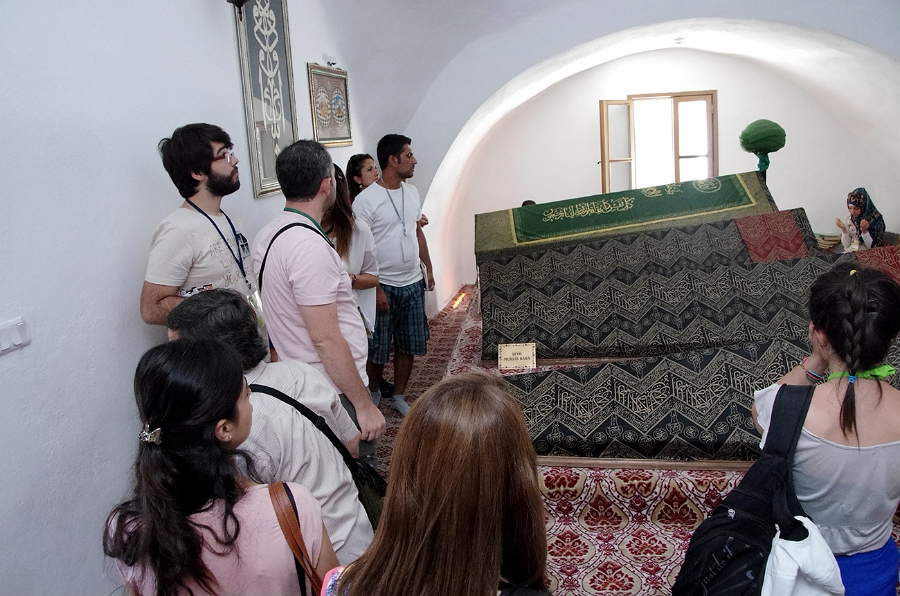 MRBG2169.jpg - 6. g�n  | Orhangazi Camii, �eyhedebali T�rbesi | Bilecik