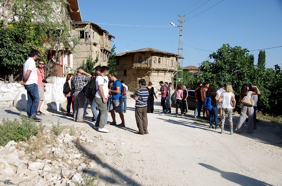 MRBG9668.jpg - 1. G�n | "�pe�e dokunmak" | G�n��ren K�y�, Osmaneli