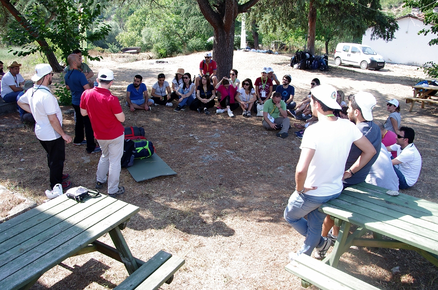 MRBG9998.jpg - 2. G�n | "Kamp�m�z� Kuruyoruz- Kamp Tekniklerini ��reniyoruz" | Derey�r�k K�y�, Osmaneli